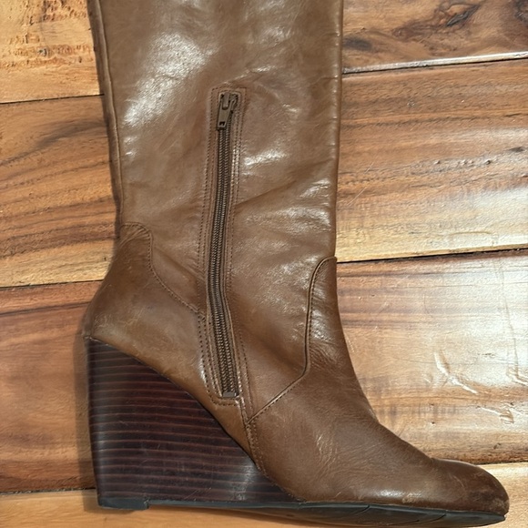 Ladies 9 West Olishao Tall Wedge Boots. Color Saddle - Picture 9 of 10